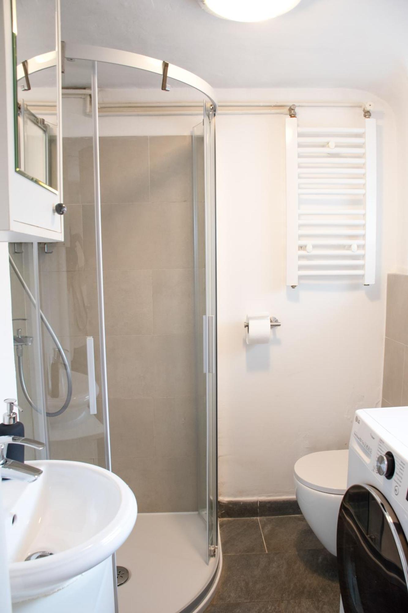 Twin-Magnolias Condo With Garden, Parking & Ev Station ซาเกร็บ ภายนอก รูปภาพ