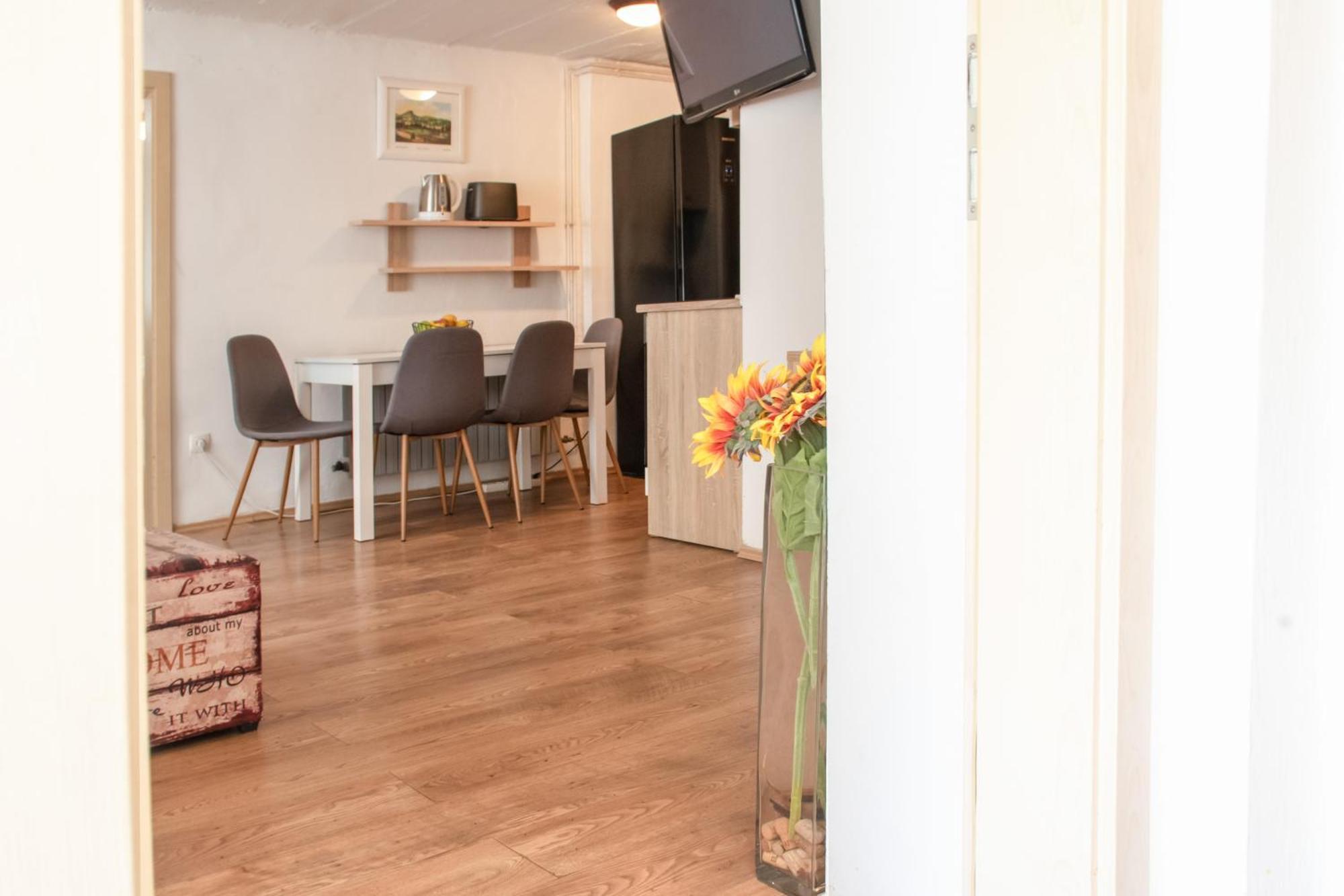 Twin-Magnolias Condo With Garden, Parking & Ev Station ซาเกร็บ ภายนอก รูปภาพ